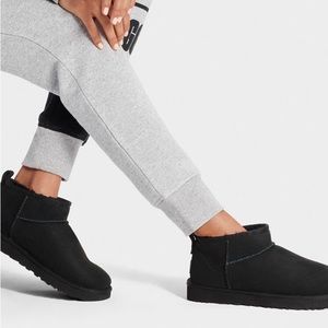 UGG® Classic Ultra Mini - BLACK
